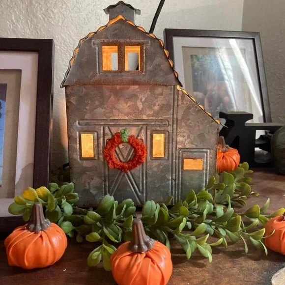 Scentsy fun fall themed mystery bag! This will have new scents and fan favorites - Picture 3 of 6